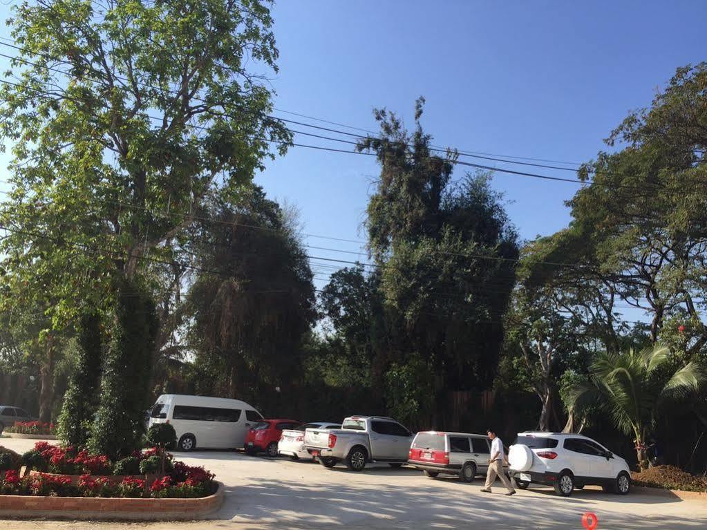 亨利住宅公寓 清邁 外观 照片